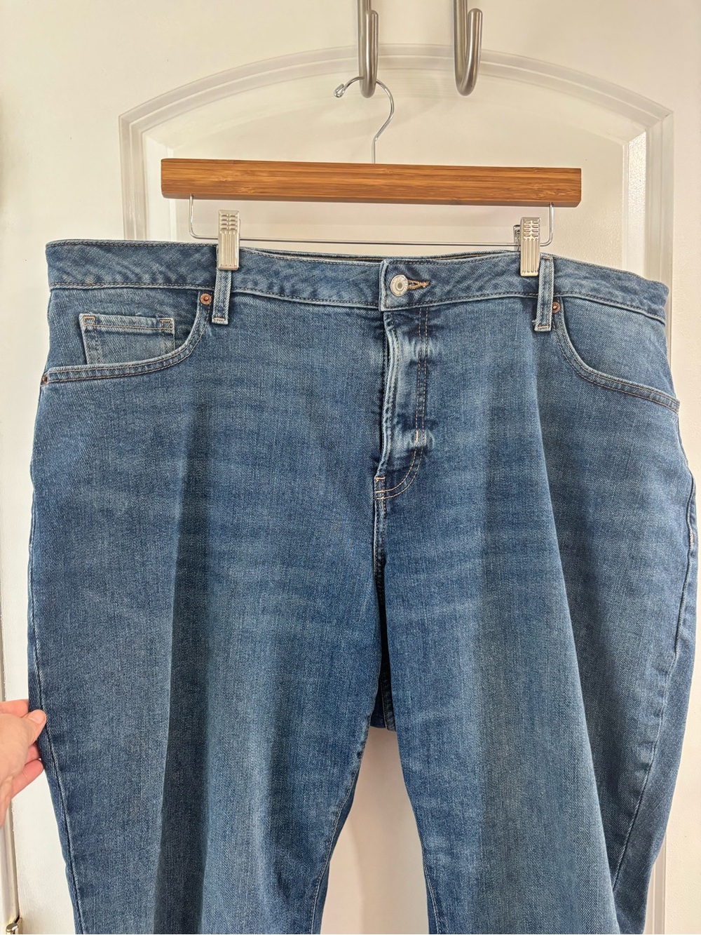 Women’s Old Navy High Rise Curvy O.G. Straight Jeans - Picture 9 of 10
